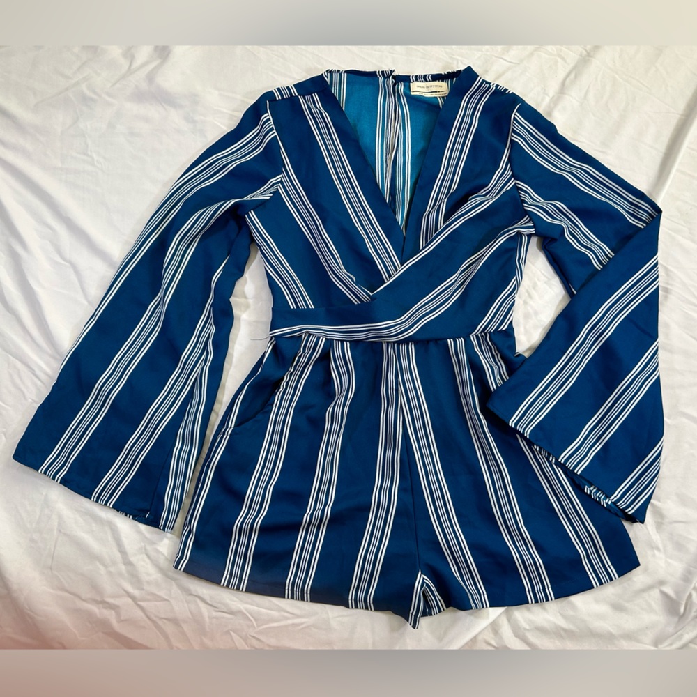Urban Outfitters Women’s Angie Boho Romper Blue/White Long Bell Sleeve M - Picture 3 of 5